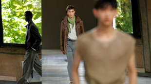 Herm&egrave;s prop&otilde;e uma cole&ccedil;&atilde;o de ver&atilde;o para o homem urbano