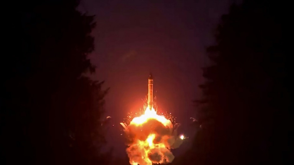 Poutine supervise des tirs d'essai de missiles balistiques visant &agrave; simuler une frappe nucl&eacute;aire