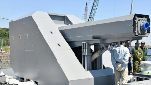 Japan shows off futuristic 'railgun' at defence expo