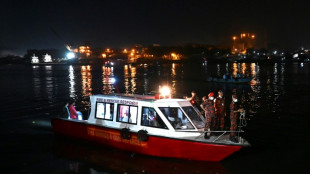 Al menos cinco muertos en el hundimiento de un ferri en Banglad&eacute;s 