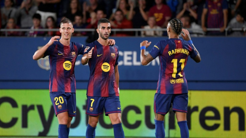 Barca ease to Getafe win, Atletico held after missed penalty