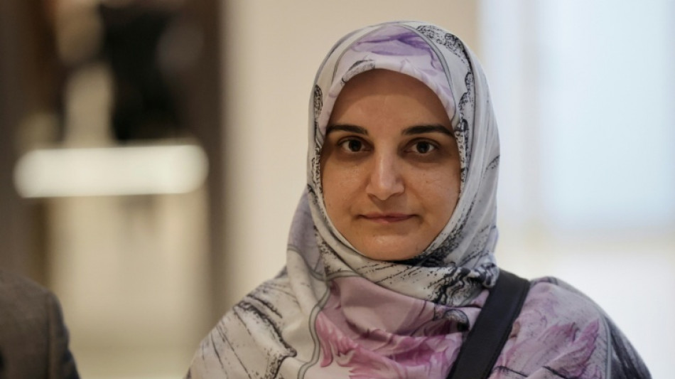 Iranerin in Paris wegen Terror-Verherrlichung zu einem Jahr Haft verurteilt