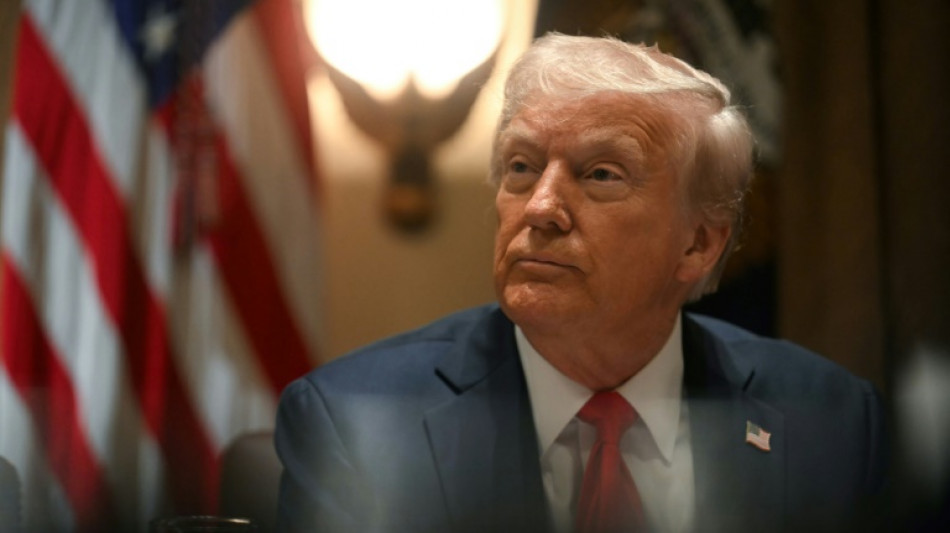 Trump veut encore plus taxer les produits chinois, &eacute;voque une &eacute;chappatoire pour le Royaume-Uni