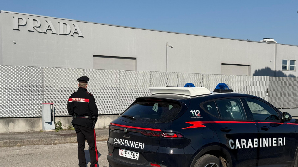 Maxifurto da Prada, rubate scarpe per centinaia di migliaia di euro