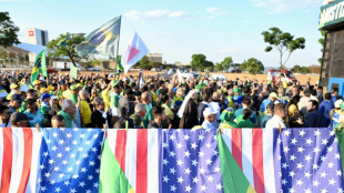 Apoiadores de Bolsonaro marcham em Brasília para exigir anistia