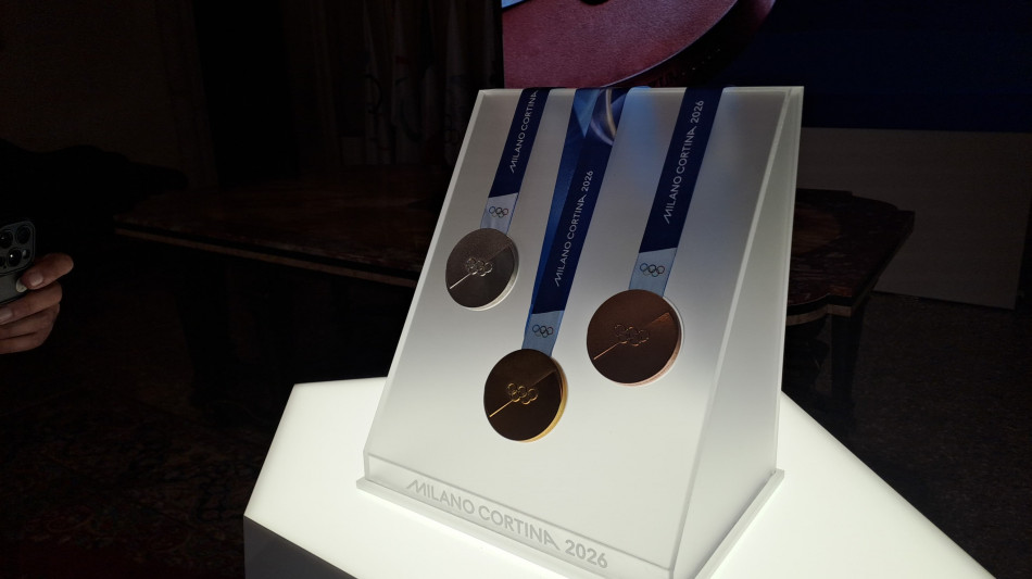 Milano-Cortina: svelate a Venezia le medaglie olimpiche