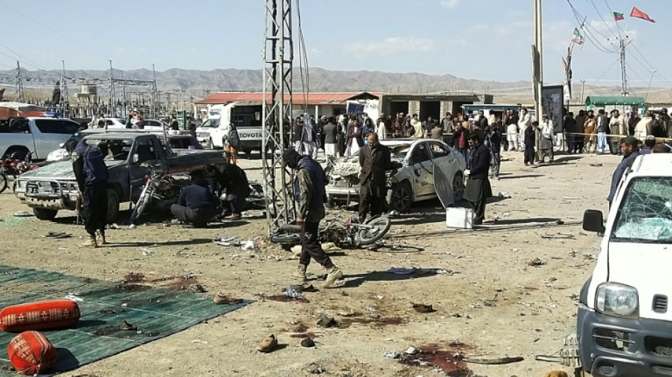 Pakistan: 24 morts dans deux attentats &agrave; la veille des &eacute;lections