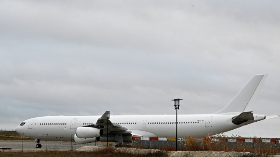 Avion immobilis&eacute; dans la Marne: deuxi&egrave;me nuit de confinement pour les 303 Indiens