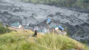 Inundaci&oacute;n en Nepal arrastra decenas de casas y deja cinco desaparecidos