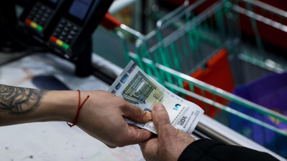 L'euro arretra sulle proteste in Francia, -0,14% a 1,1223 dollari