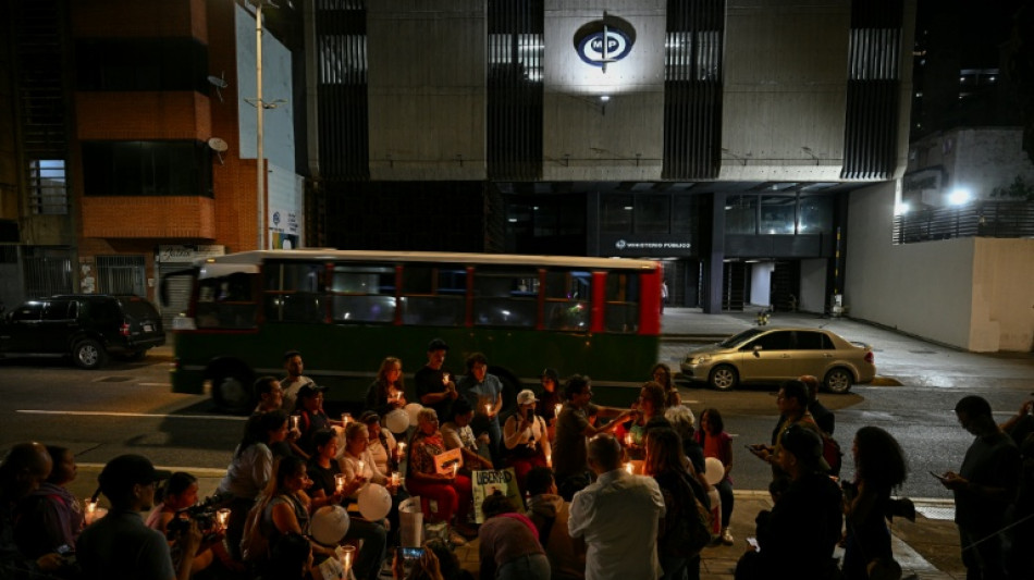 Vigília pede libertação de presos políticos na Venezuela