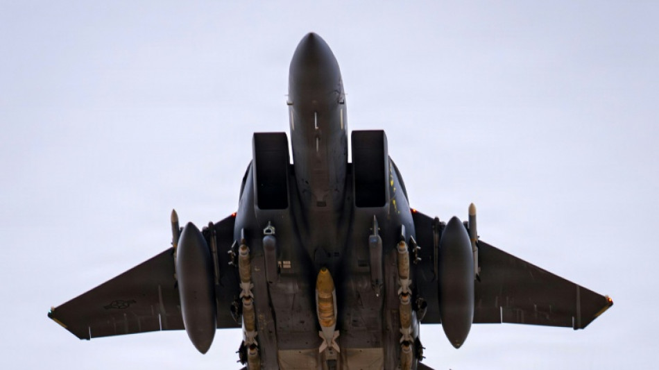 Tripulante de avi&oacute;n caza de EEUU que se estrell&oacute; en Ir&aacute;n es buscado por ambos bandos