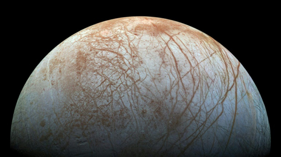 Un oc&eacute;an cach&eacute; &agrave; l'origine du CO2 sur Europe, une lune de Jupiter