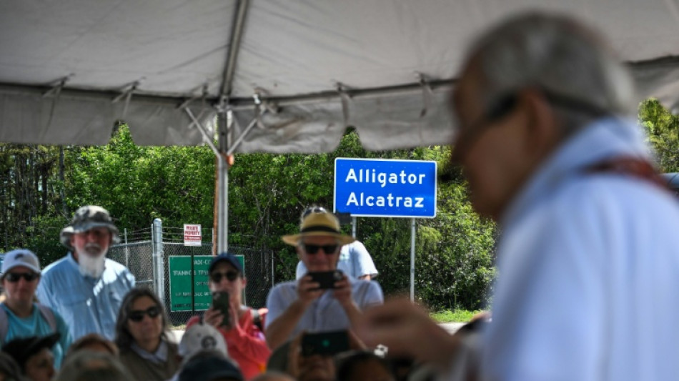 Una jueza ordena desmantelar el "Alcatraz de los Caimanes" en 60 días