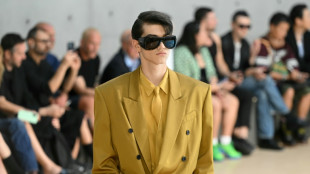Fashion Week: Saint Laurent dans la continuit&eacute; d'Yves, Louis Vuitton pose ses malettes &agrave; Beaubourg