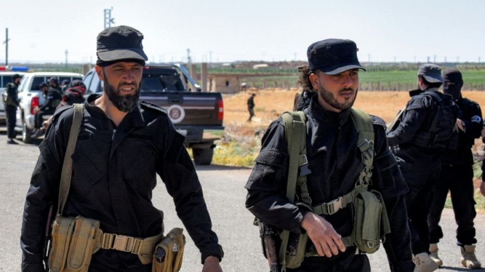 Síria mobiliza soldados após confrontos entre beduínos e drusos que deixaram 50 mortos