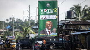 Liberia: le pr&eacute;sident Boakai, vainqueur de Weah, a pr&ecirc;t&eacute; serment &agrave; Monrovia