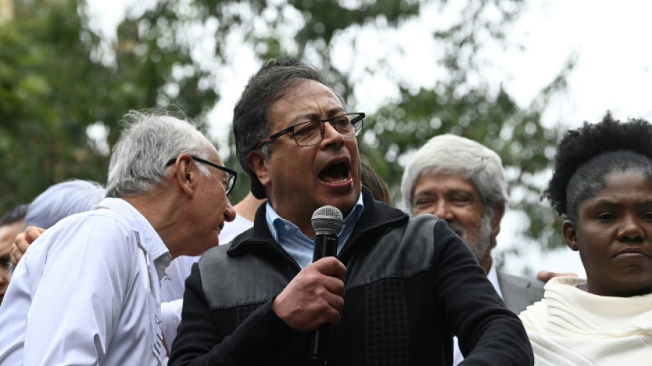 Governo da Col&ocirc;mbia e ELN adiam assinatura de cessar-fogo por 24h