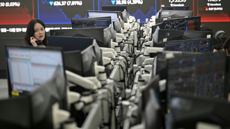 Asian markets mixed as tech recovery stutters, oil slips