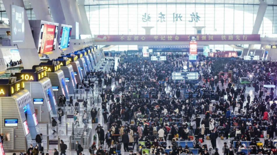 Con covid o sin, los chinos vuelven con su familia para el A&ntilde;o Nuevo Lunar
