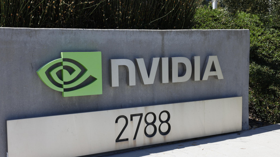 Nvidia record, la prima societ&agrave; a valere 4.000 miliardi