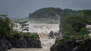 Jap&oacute;n emite alertas de evacuaci&oacute;n despu&eacute;s de que el tif&oacute;n tocase tierra