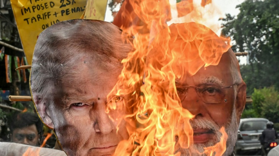 Trump anuncia tarifa adicional de 25% à Índia por comprar petróleo russo