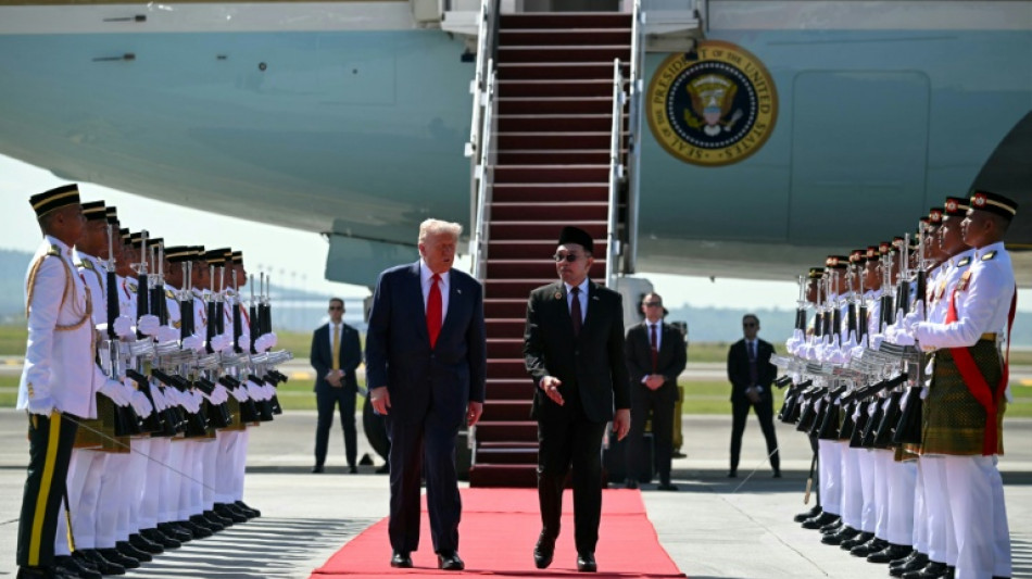 US-Präsident Trump zum Auftakt seiner Asien-Reise in Malaysia gelandet