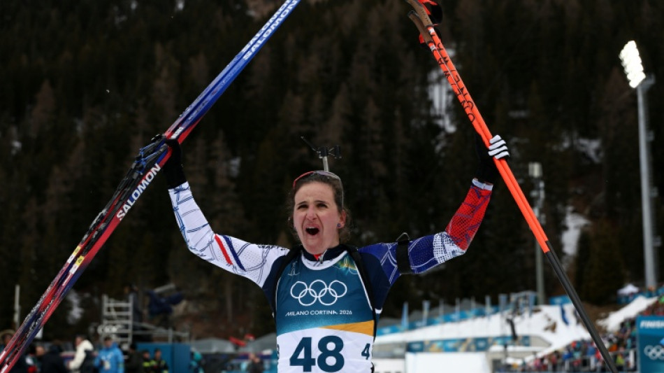 JO: la biathl&egrave;te fran&ccedil;aise Julia Simon sacr&eacute;e championne olympique de l'individuel, Lou Jeanmonnot en argent