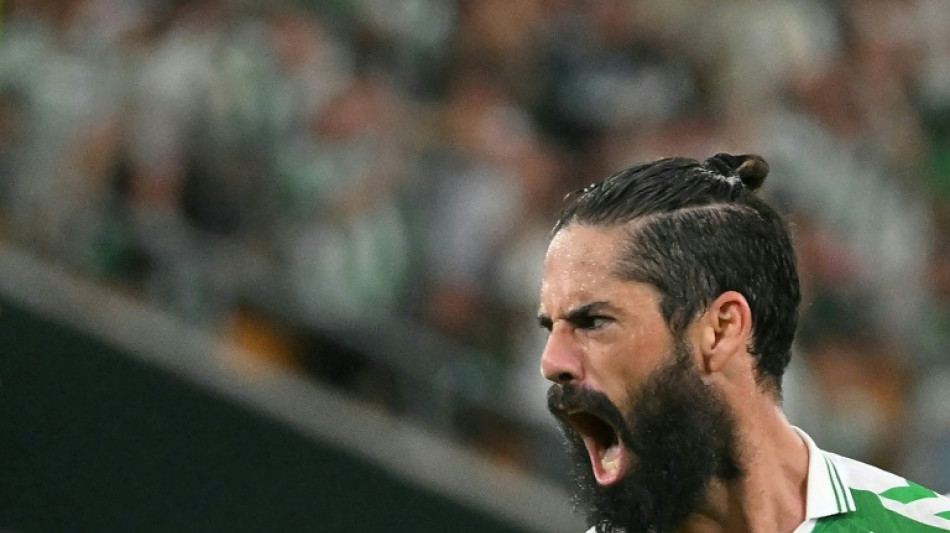 Betis goleia Osasuna e recupera 3&ordf; posi&ccedil;&atilde;o no Campeonato Espanhol