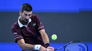 Djokovic vuelve a vencer y avanza de ronda en Pek&iacute;n