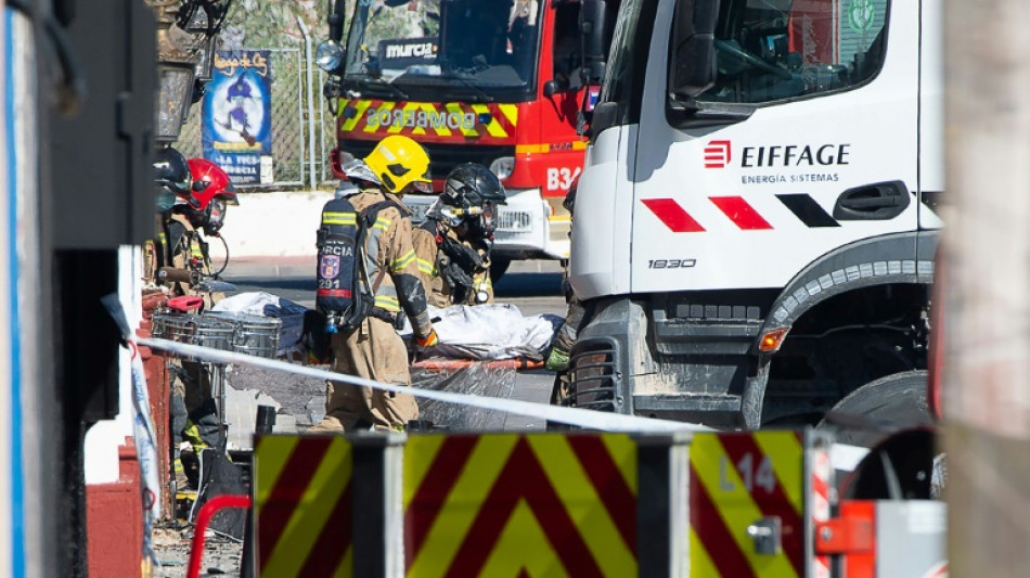 Inc&ecirc;ndio em boate deixa 13 mortos no sudeste da Espanha