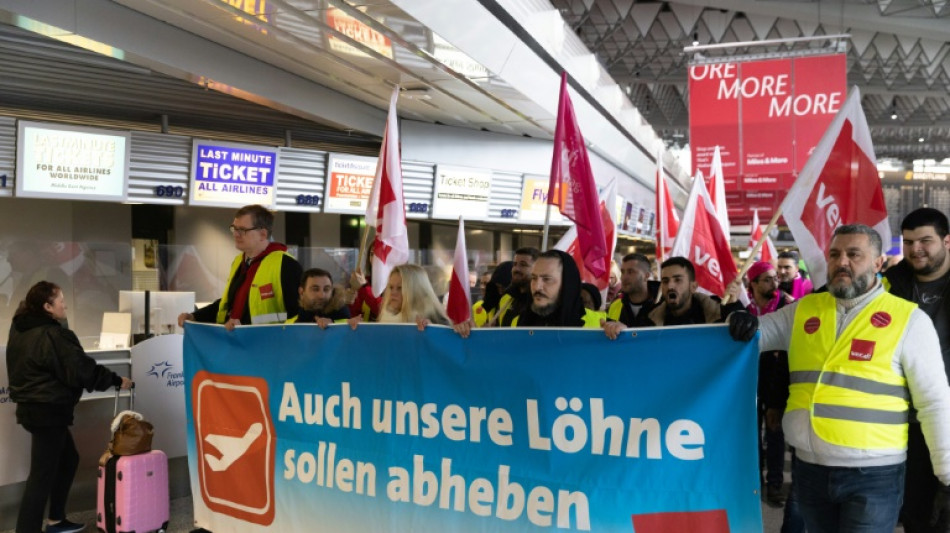 Streiks an Flugh&auml;fen D&uuml;sseldorf und K&ouml;ln in Tarifkonflikt in &ouml;ffentlichem Dienst
