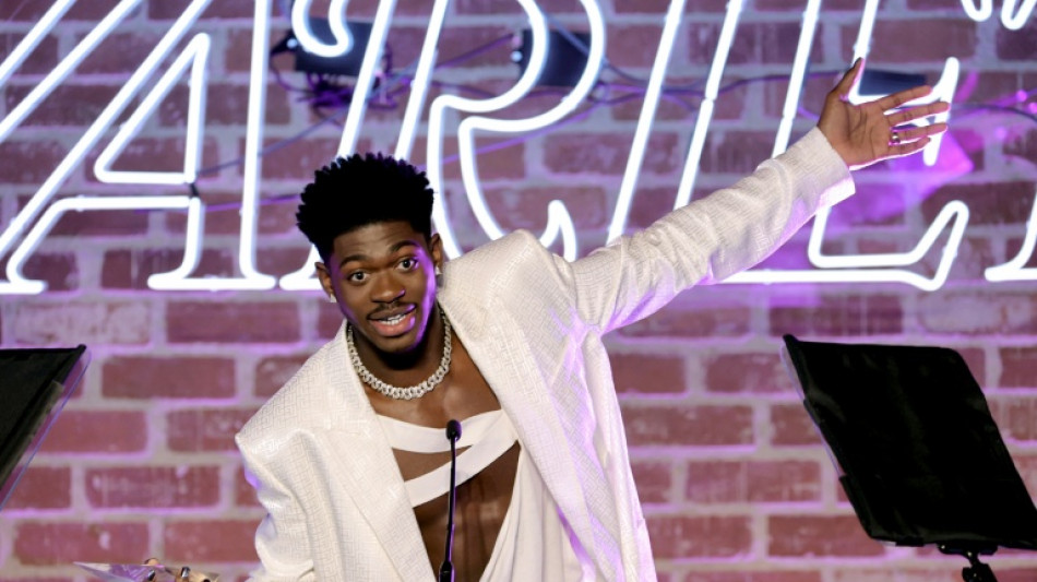 Lil Nas X arrêté défilant dans les rues de Los Angeles en slip et santiags (médias)