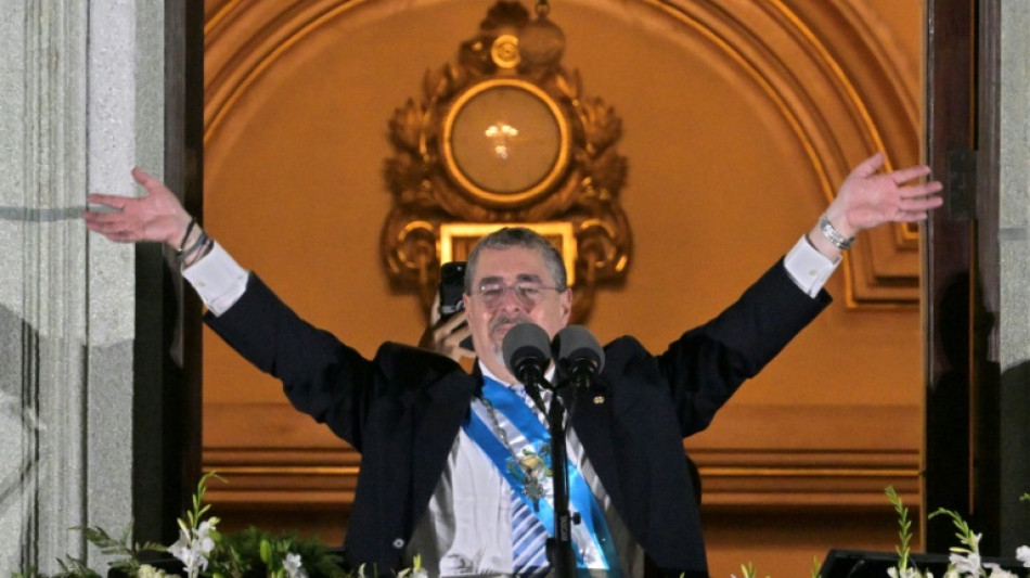 Ar&eacute;valo inicia nova 'corrida de obst&aacute;culos' para transformar a Guatemala