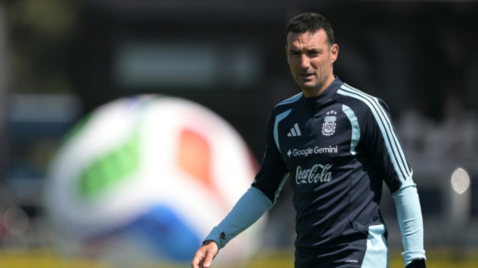 Messi merece se despedir "como quiser", diz Scaloni
