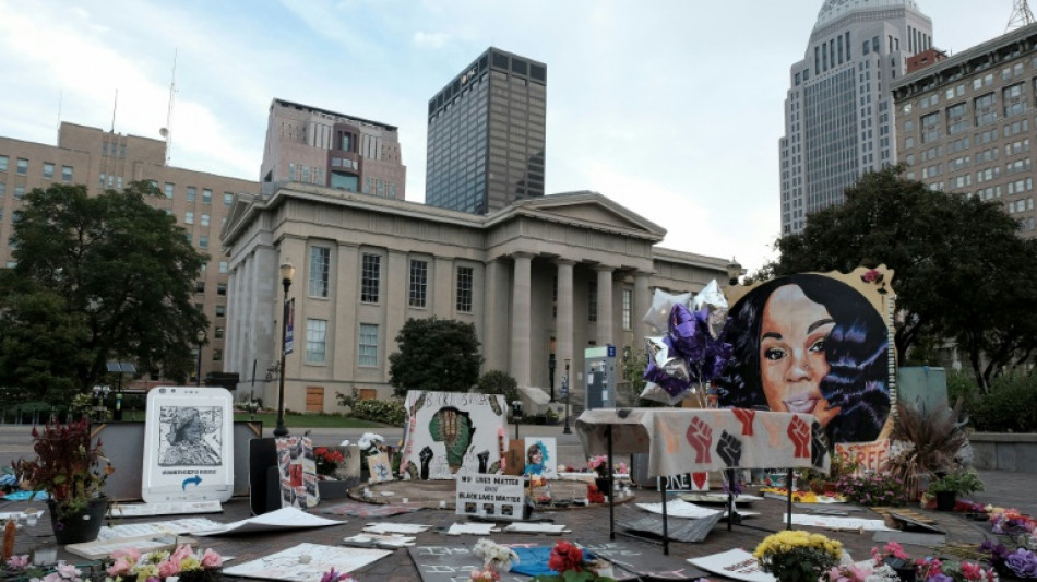 Un jury acquitte un policier inculp&eacute; apr&egrave;s la mort de l'Afro-Am&eacute;ricaine Breonna Taylor