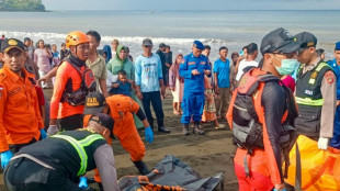 Seis muertos y decenas de desaparecidos en naufragio de un ferri en Bali