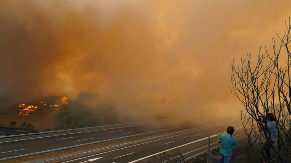 Espa&ntilde;a consumida por incendios forestales en el noroeste y el oeste