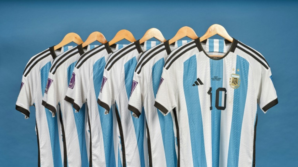 Sechs Messi-Trikots f&uuml;r rund sieben Millionen Euro versteigert