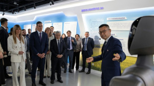 S&aacute;nchez advierte sobre el "insostenible" d&eacute;ficit comercial en el inicio de su visita a China