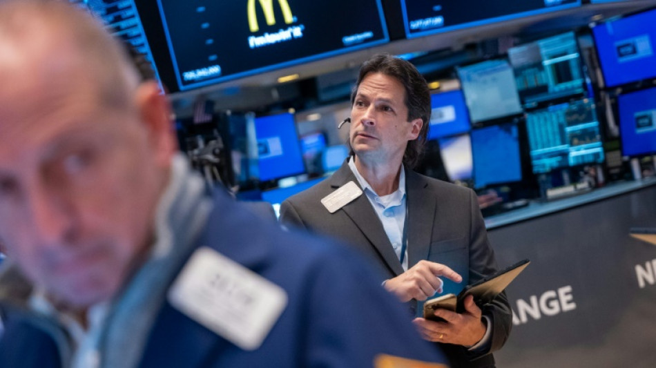 Wall Street termine en hausse, le march&eacute; passe outre Nvidia