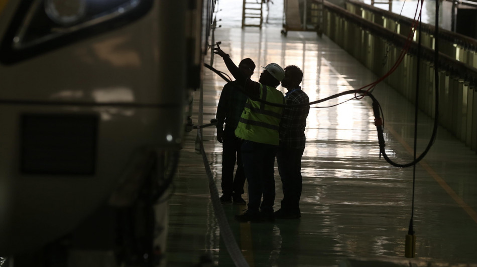 Treno travolge operai in Cina, 11 morti e due feriti