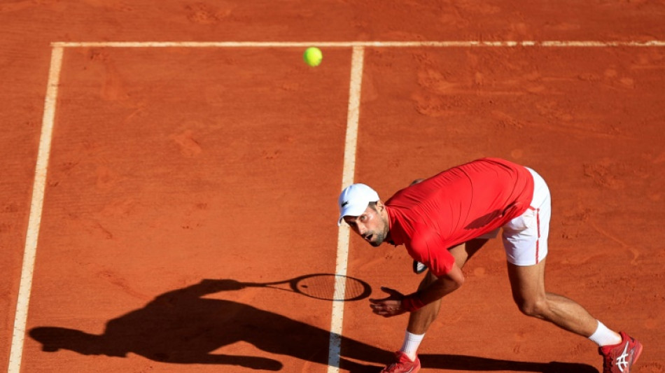 Djokovic sufre pero ya est&aacute; en semifinales de Montecarlo