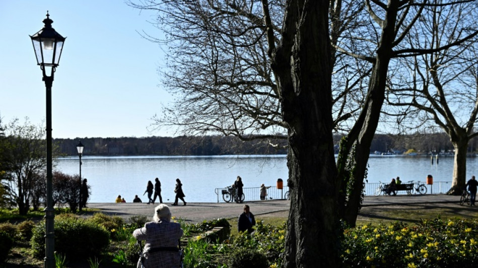 Rentenversicherung geht von stabilen Beitr&auml;gen bis 2026 aus