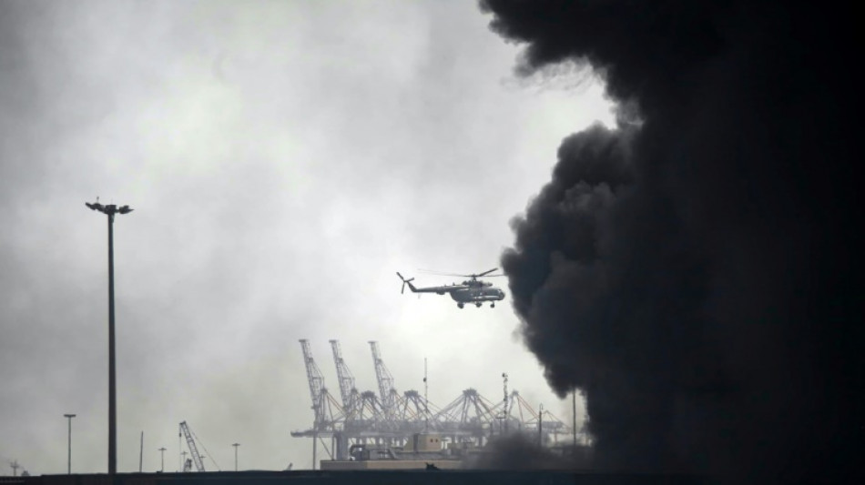 Ao menos 5 mortos e mais de 500 feridos em 'grande explosão' em importante porto iraniano