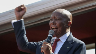 Opositor sul-africano Julius Malema &eacute; condenado a cinco anos de pris&atilde;o