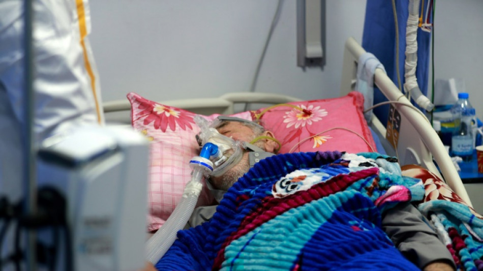 "Cette pand&eacute;mie est loin d'&ecirc;tre termin&eacute;e" met en garde l'OMS