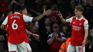 Arsenal vence derby contra o Chelsea (3-1) e recupera lideran&ccedil;a na Premier League