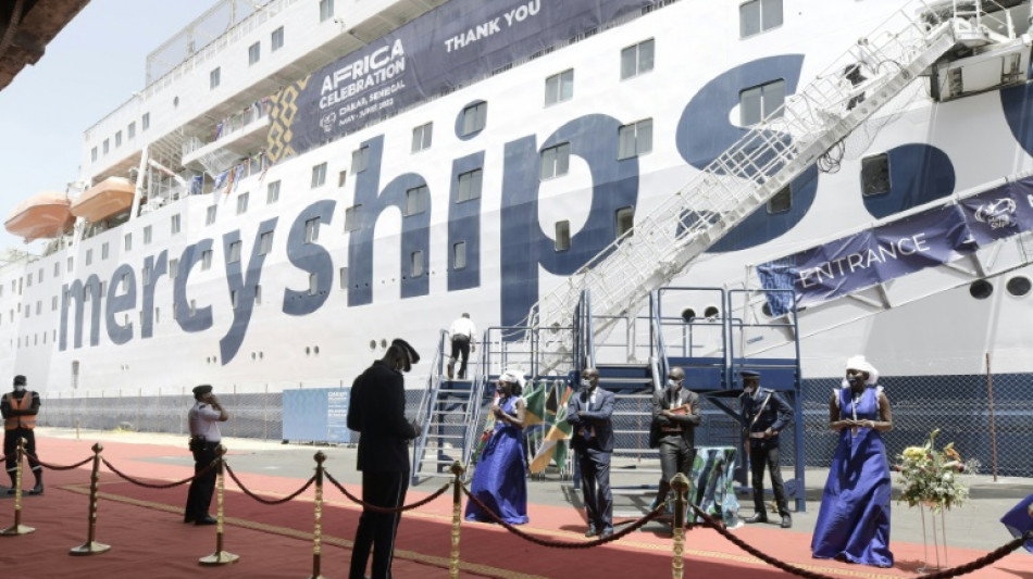 Le plus grand navire-h&ocirc;pital civil du monde fait ses d&eacute;buts &agrave; Dakar